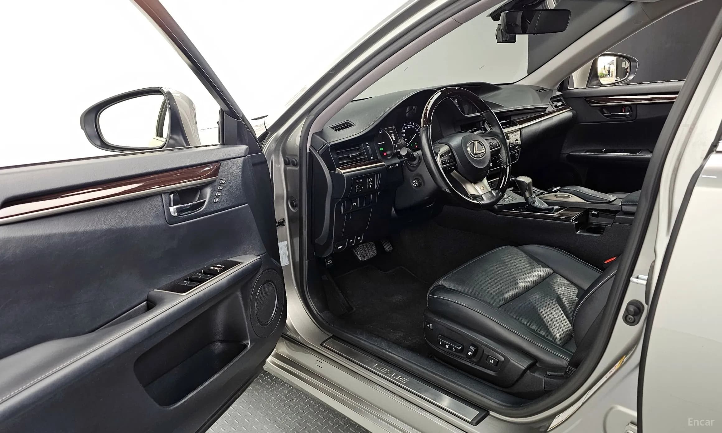 New ES300h