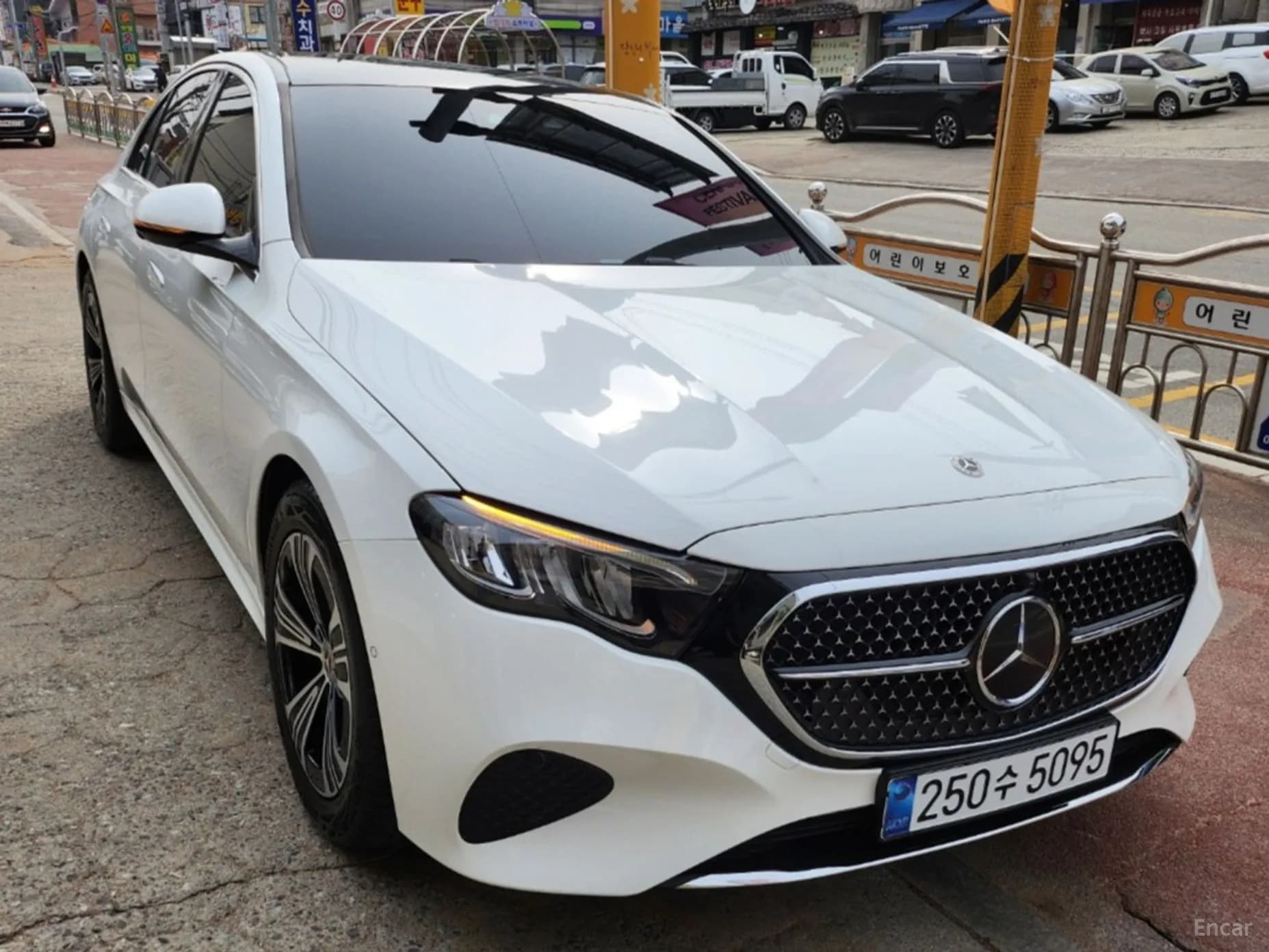 E-Class W214