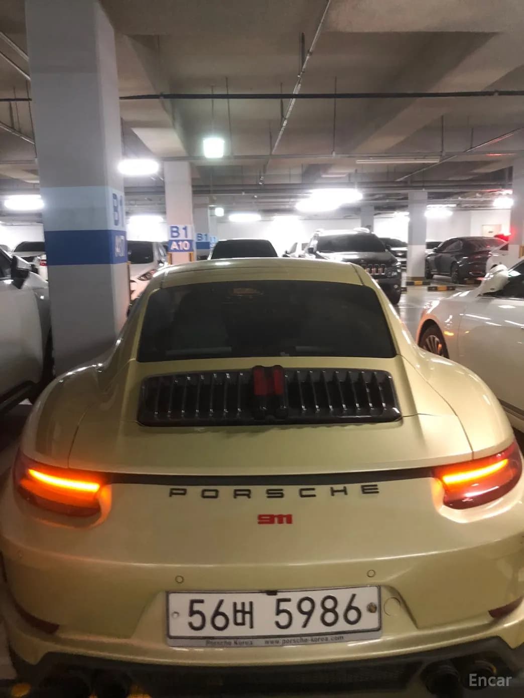 910