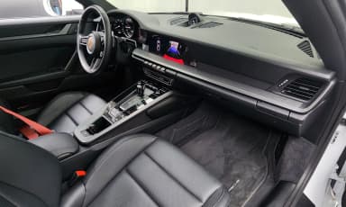 911 (992)
