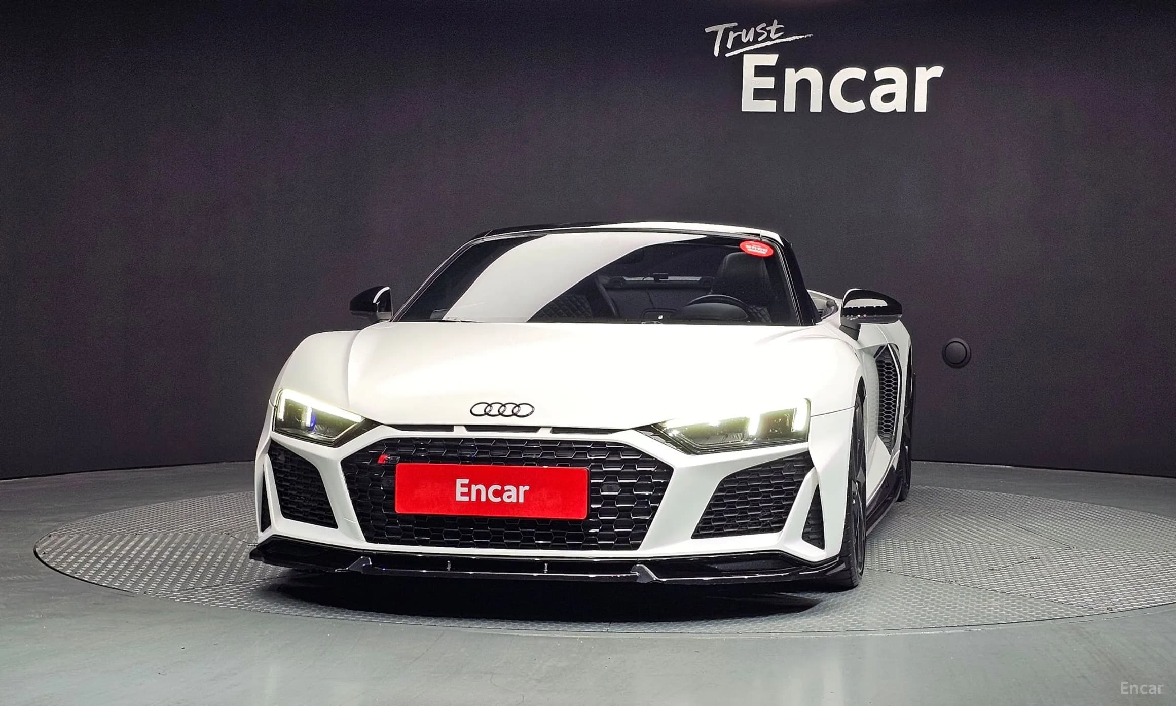 R8 (4S)