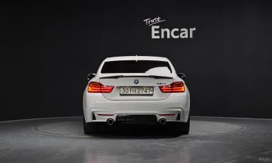 Series 4 (F32)