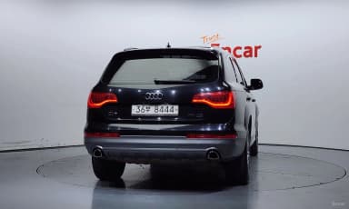Q7