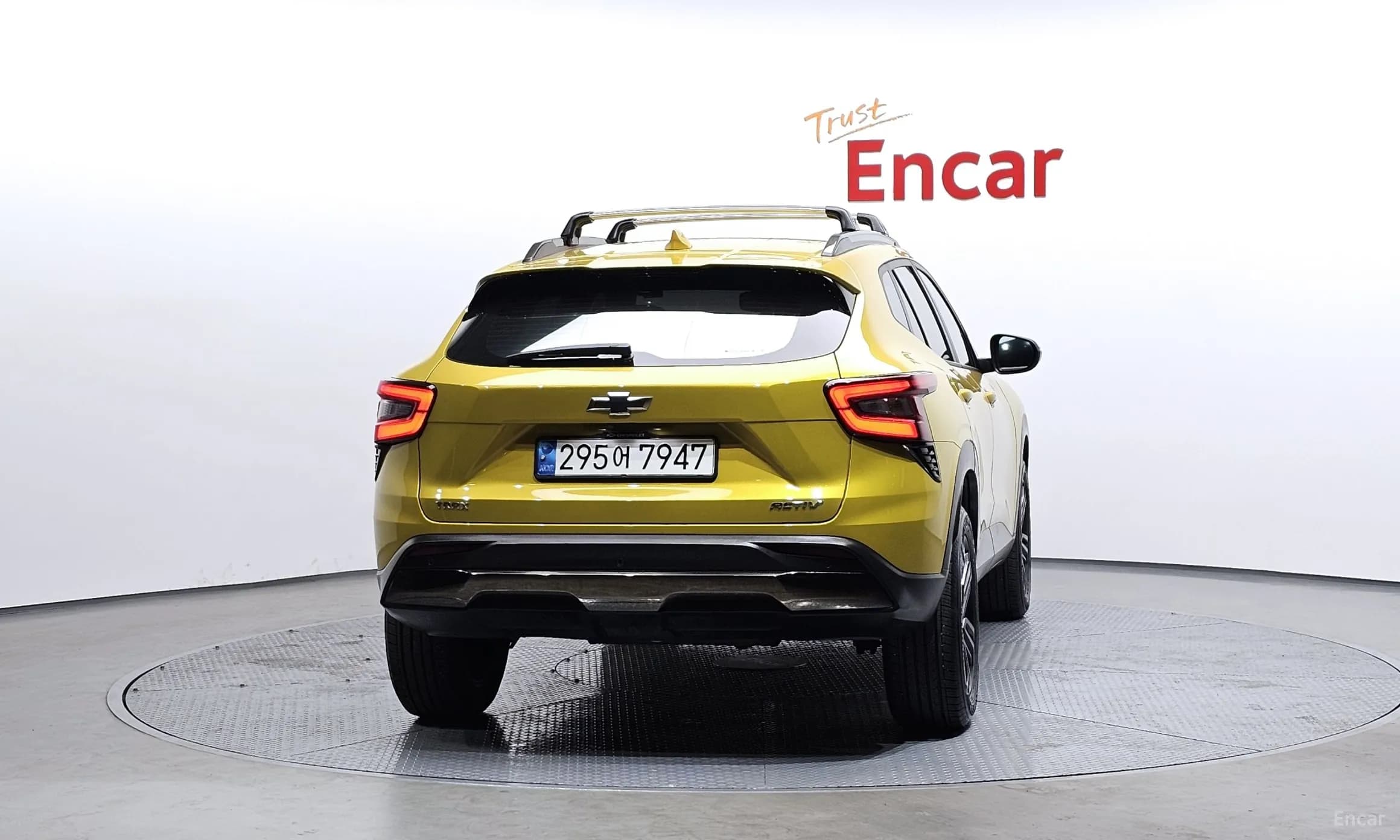 Trax Crossover