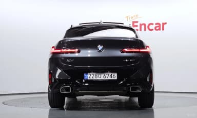 X4 (G02)