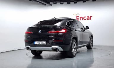 X4 (G02)