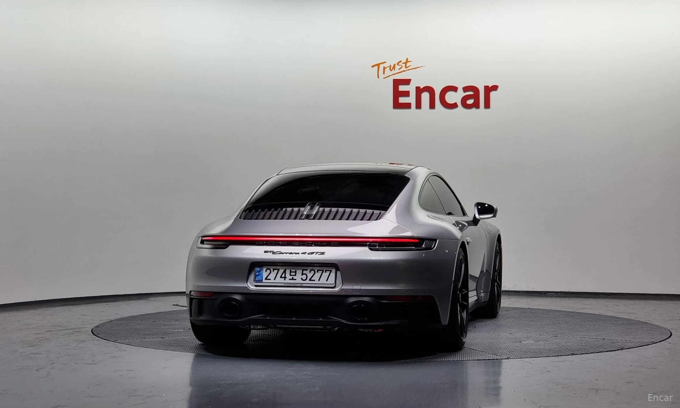 911 (992)