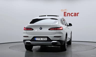 X4 (G02)