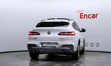 X4 (G02)