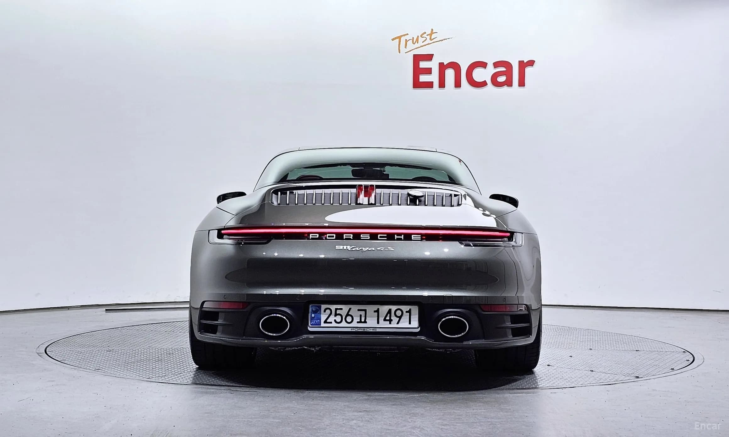 911 (992)