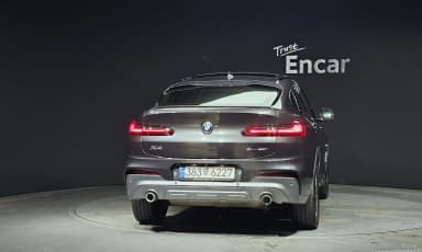X4 (G02)