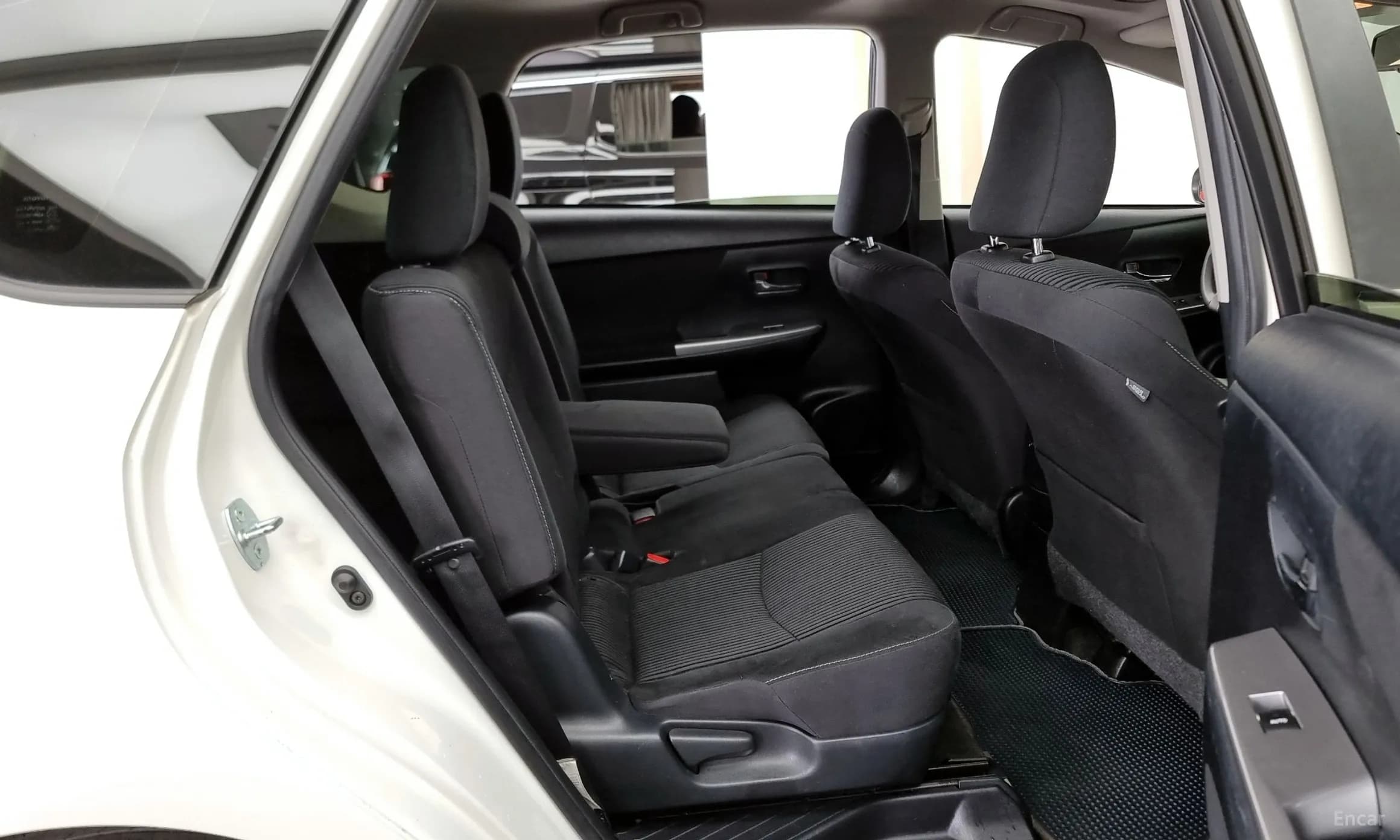 Prius V