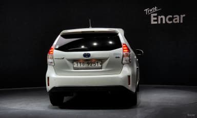 Prius V