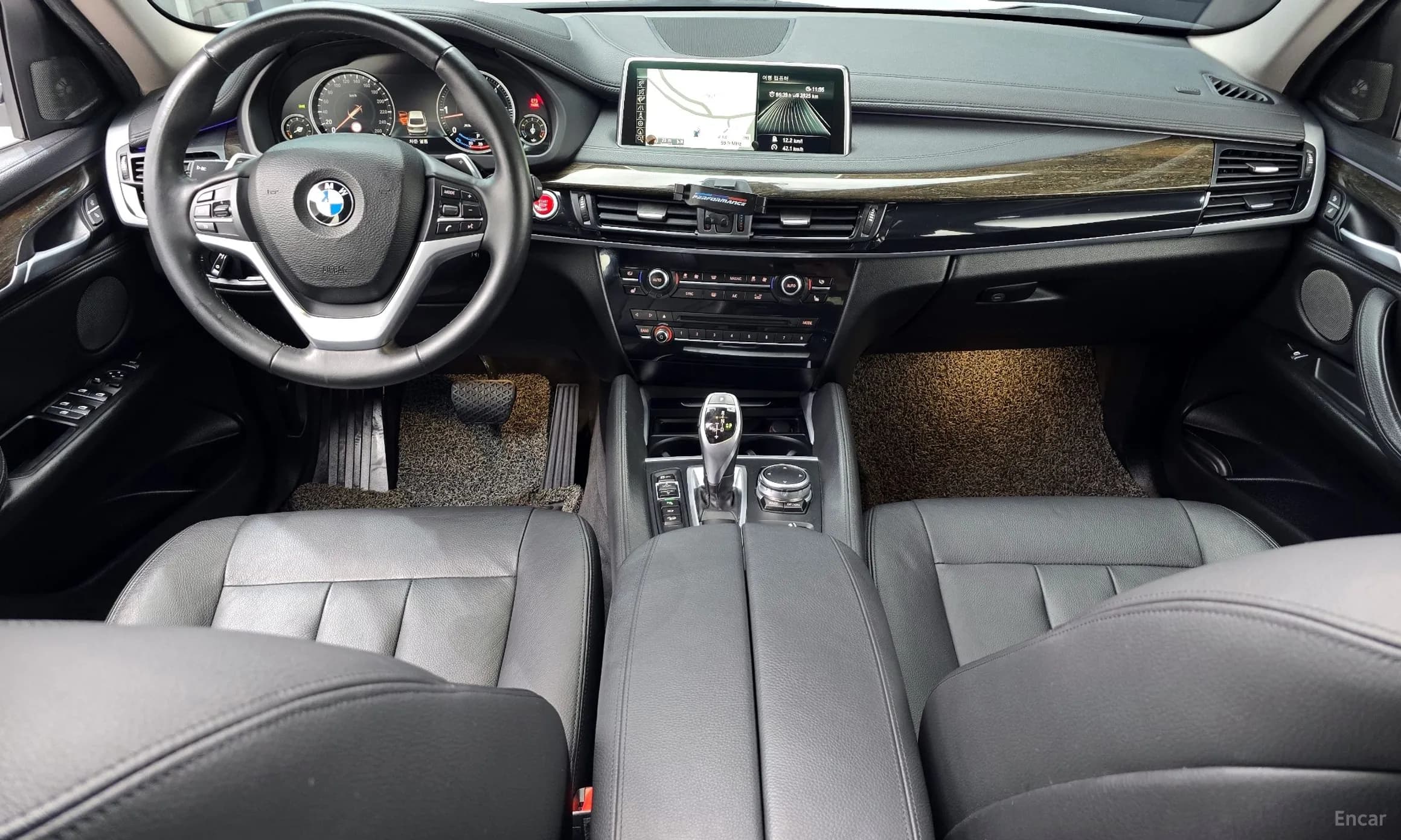 X6 (F16)