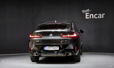 X4 (G02)
