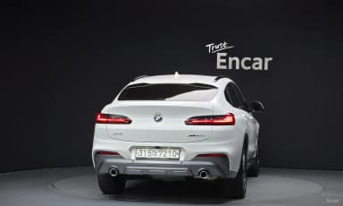 X4 (G02)