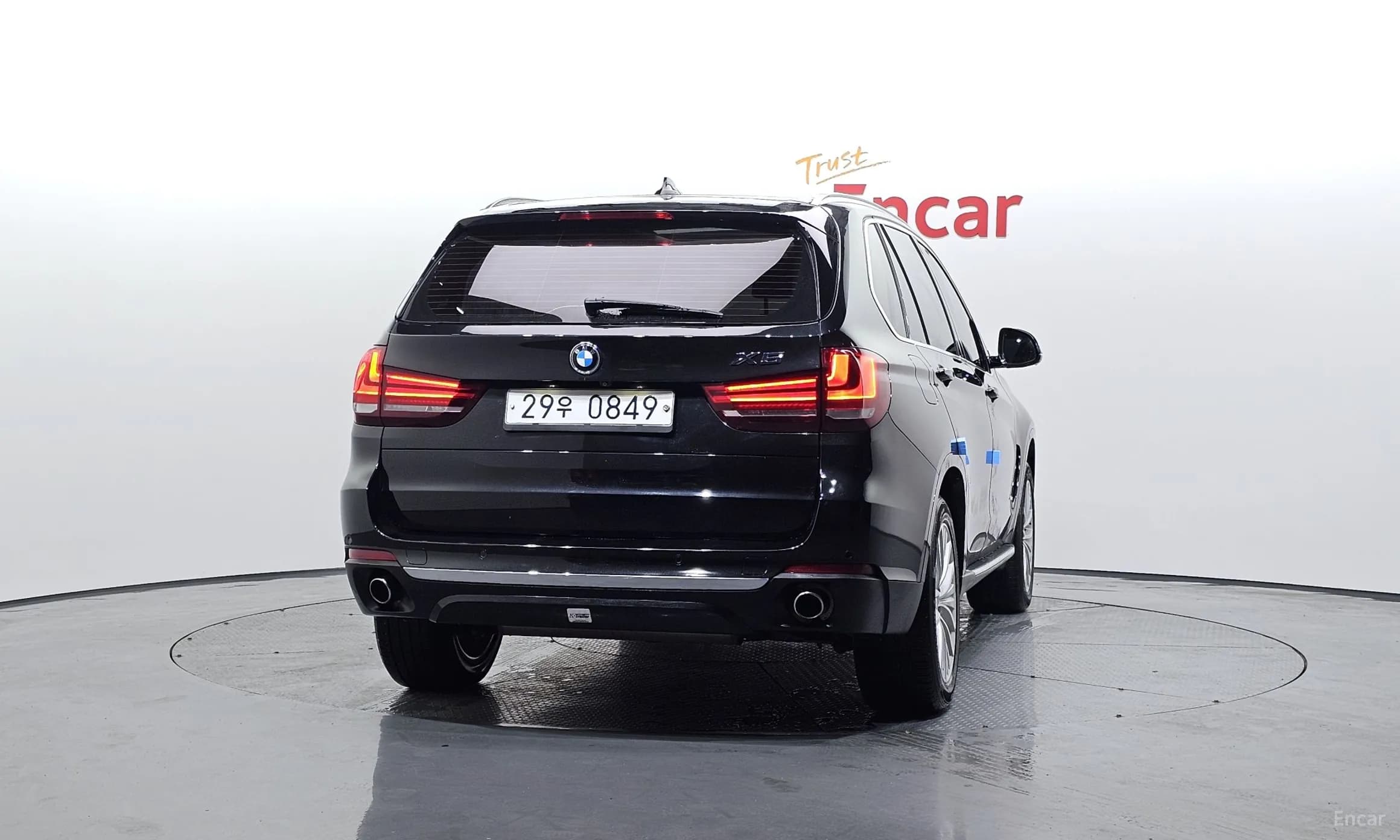 X5 (F15)