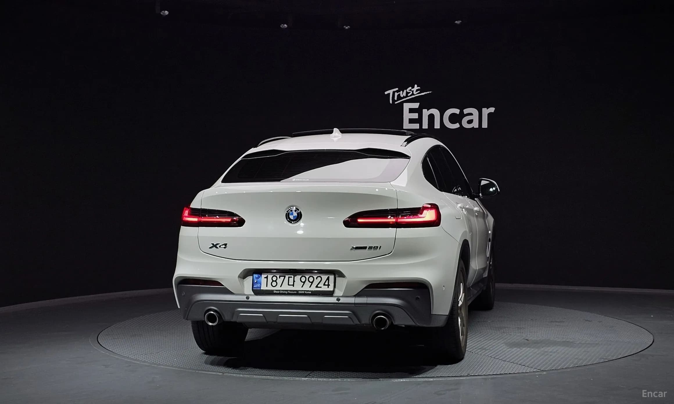 X4 (G02)