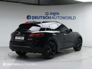 QX70
