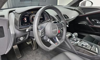 R8 (4S)