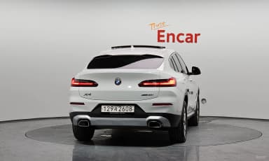X4 (G02)