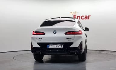 X4 (G02)