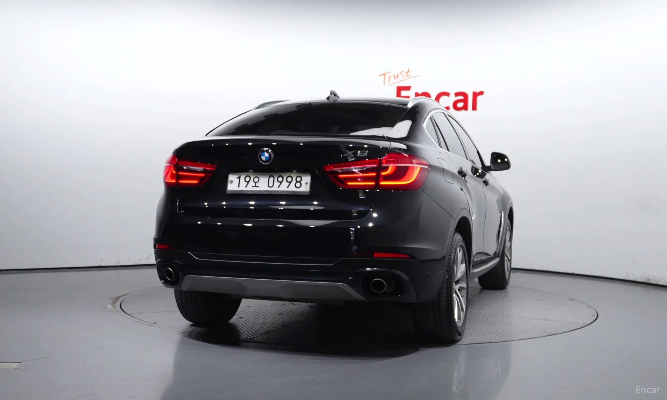 X6 (F16)