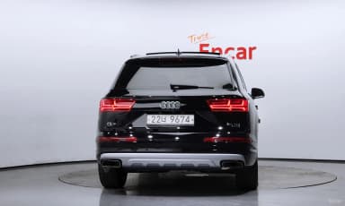 Q7 (4M)