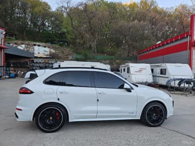 New Cayenne