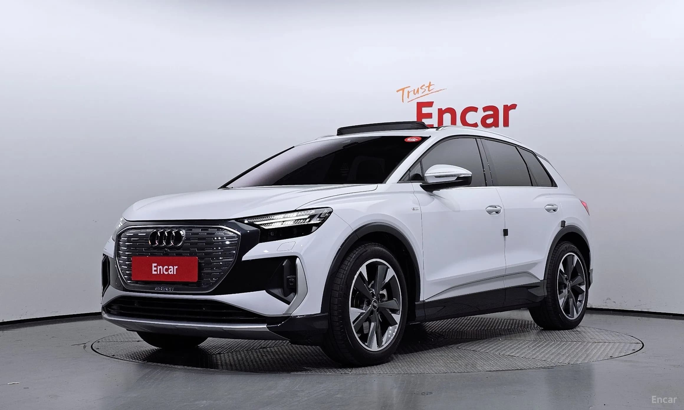 Q4 e-tron (F4)