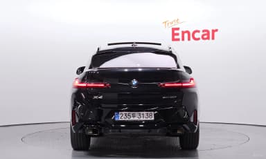 X4 (G02)