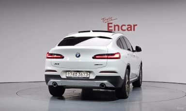 X4 (G02)