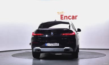 X4 (G02)
