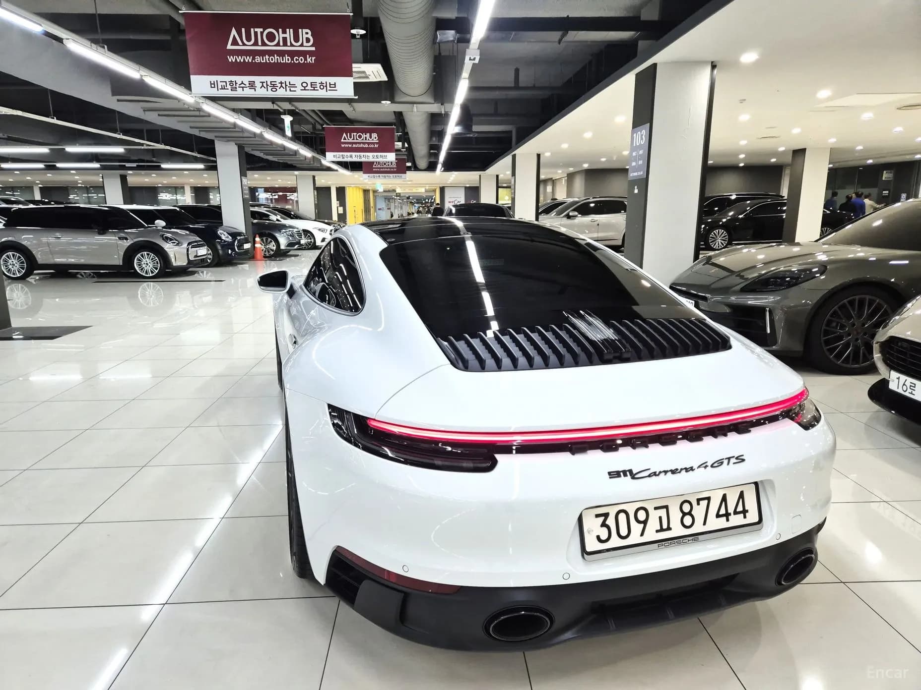 911 (992)