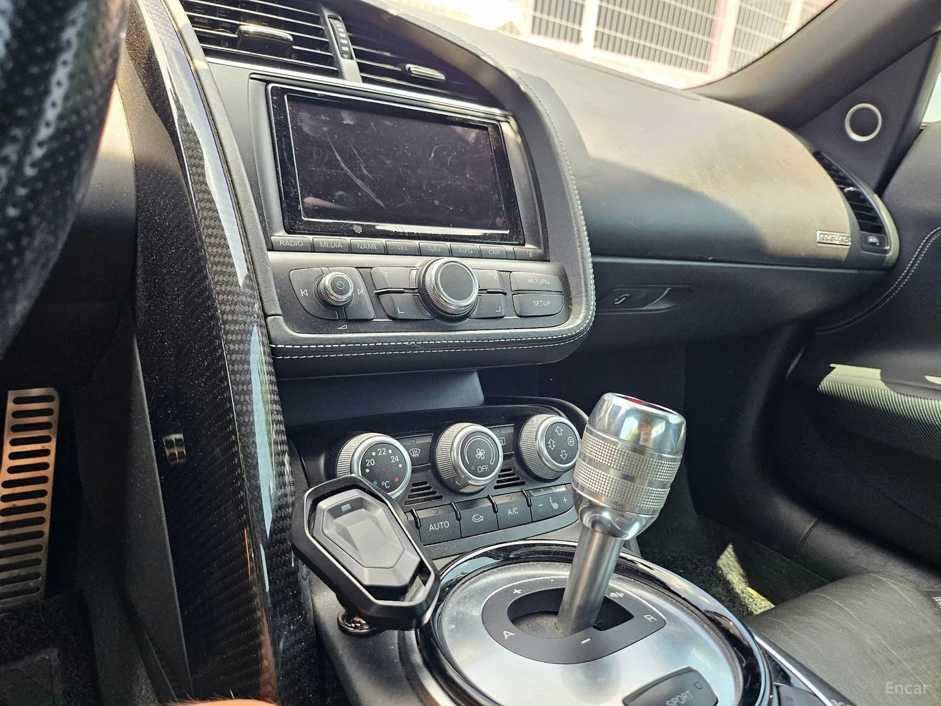 R8