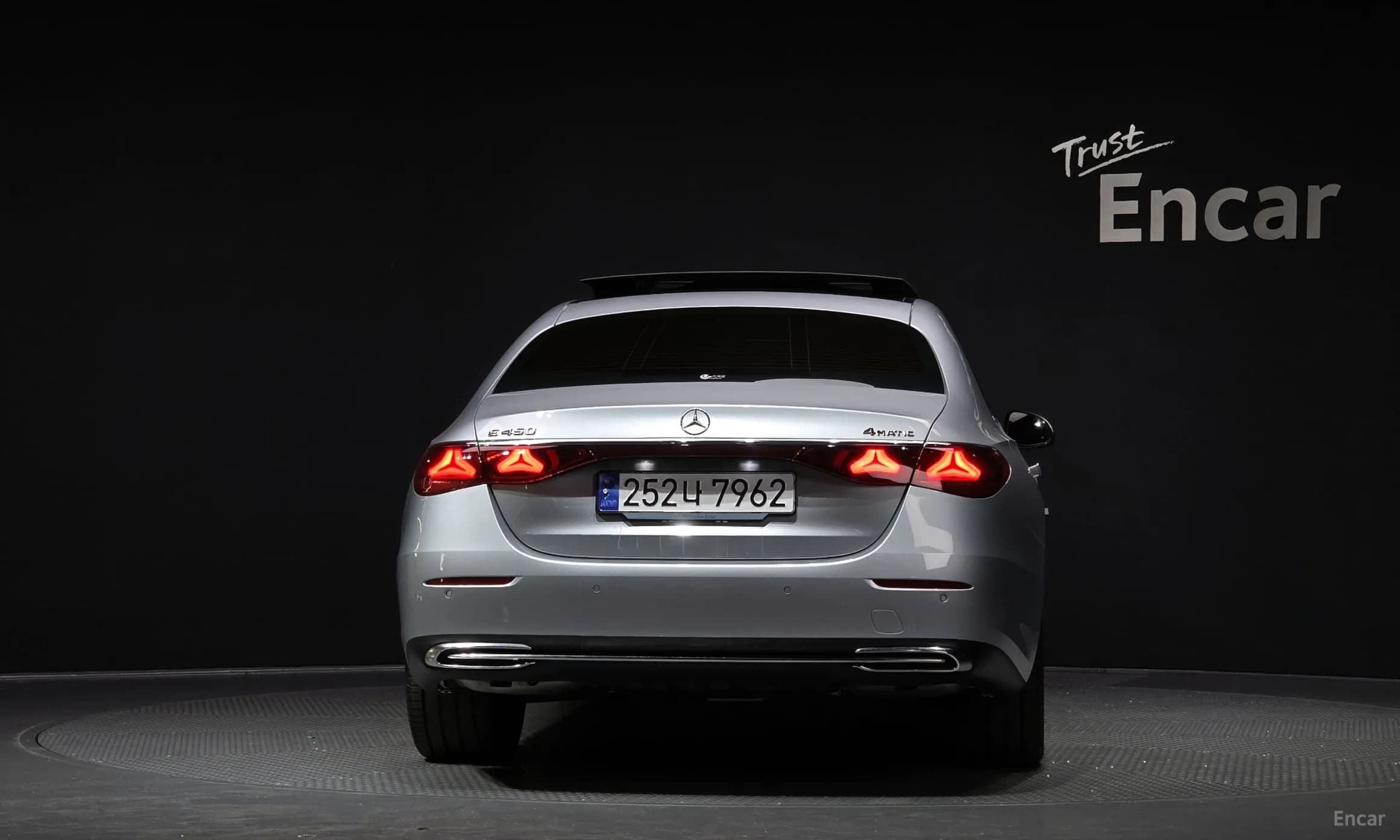E-Class W214