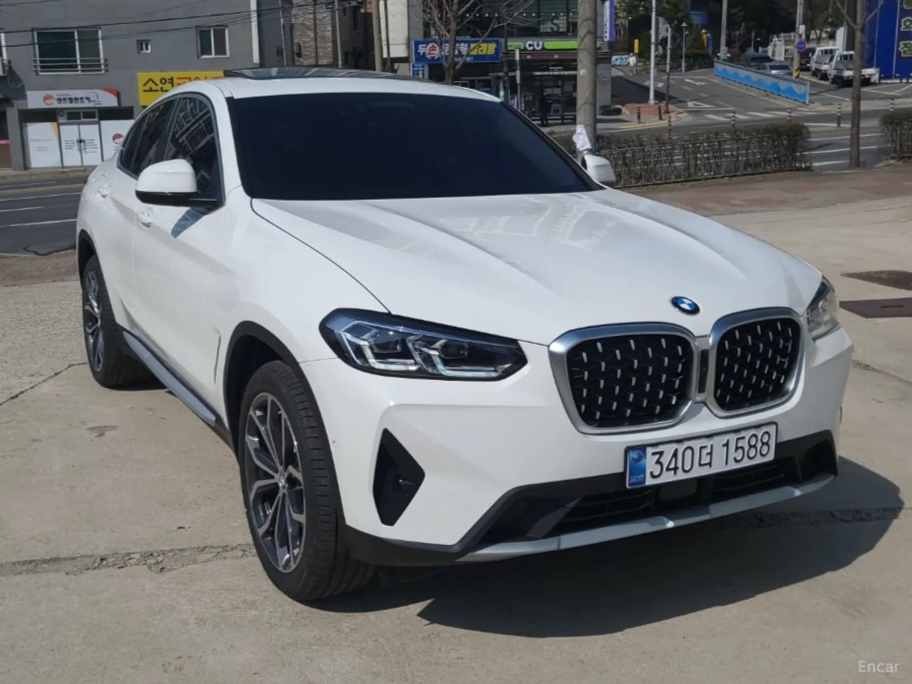 X4 (G02)