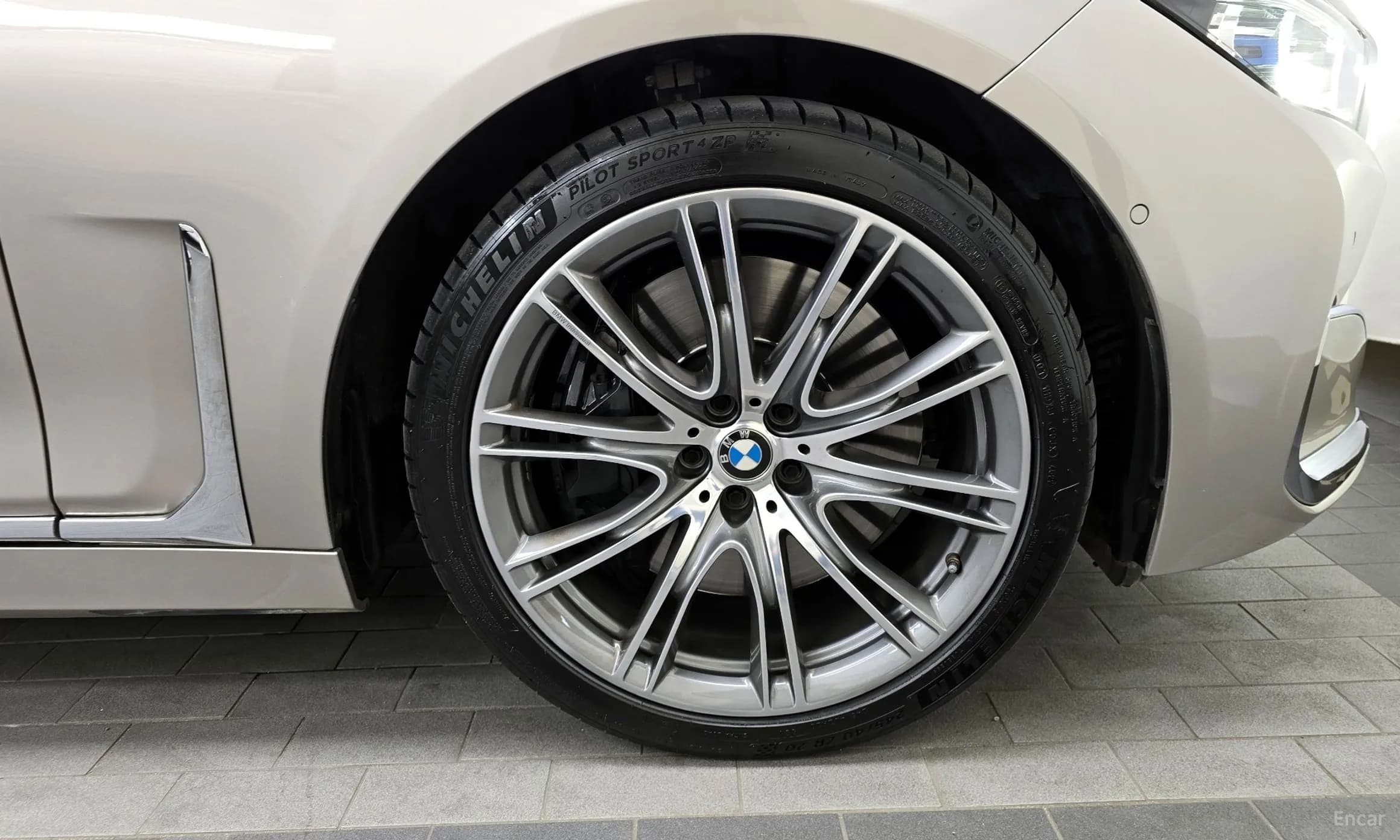 7 Series (G11)