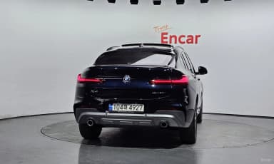 X4 (G02)
