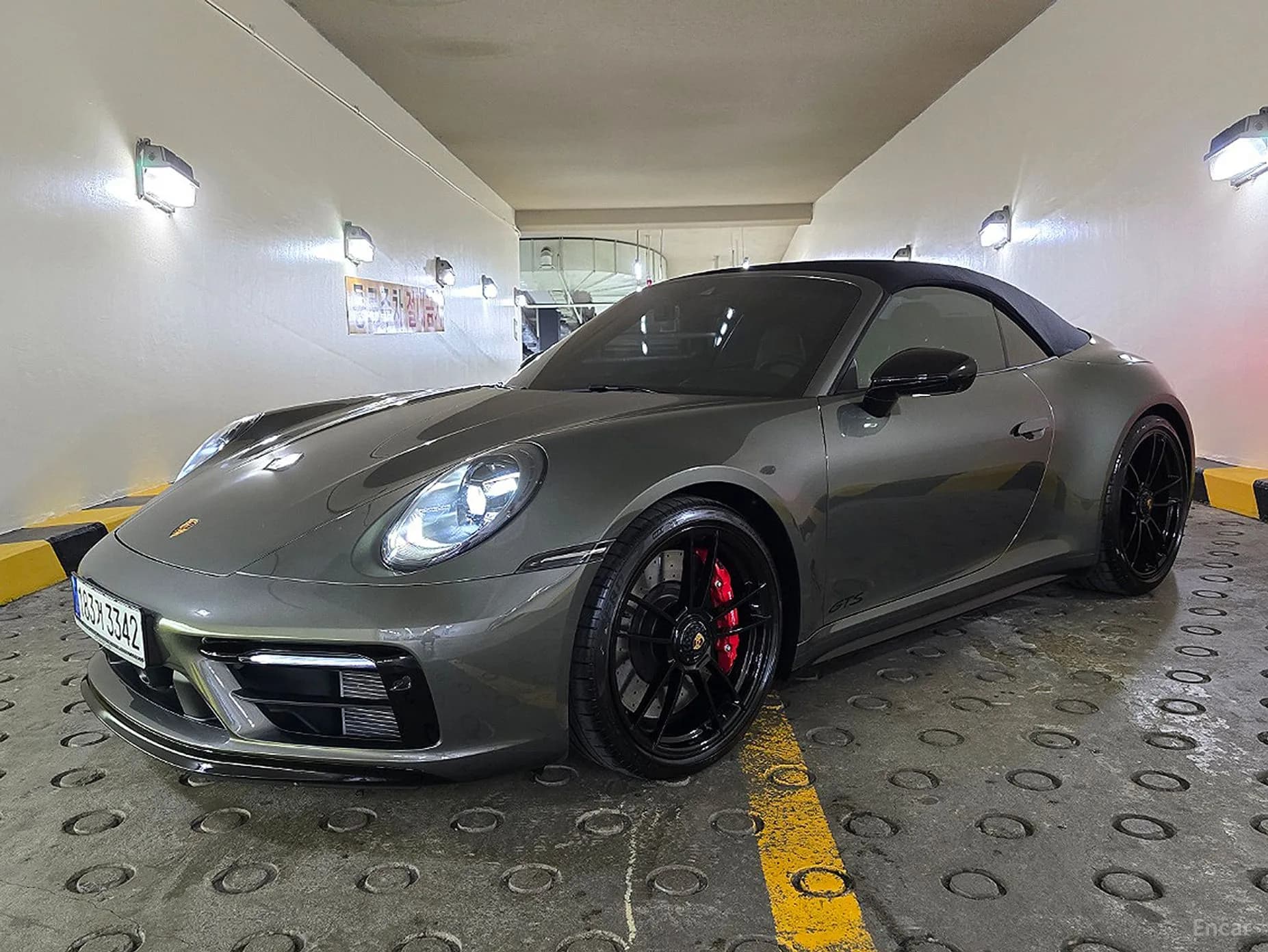 911 (992)