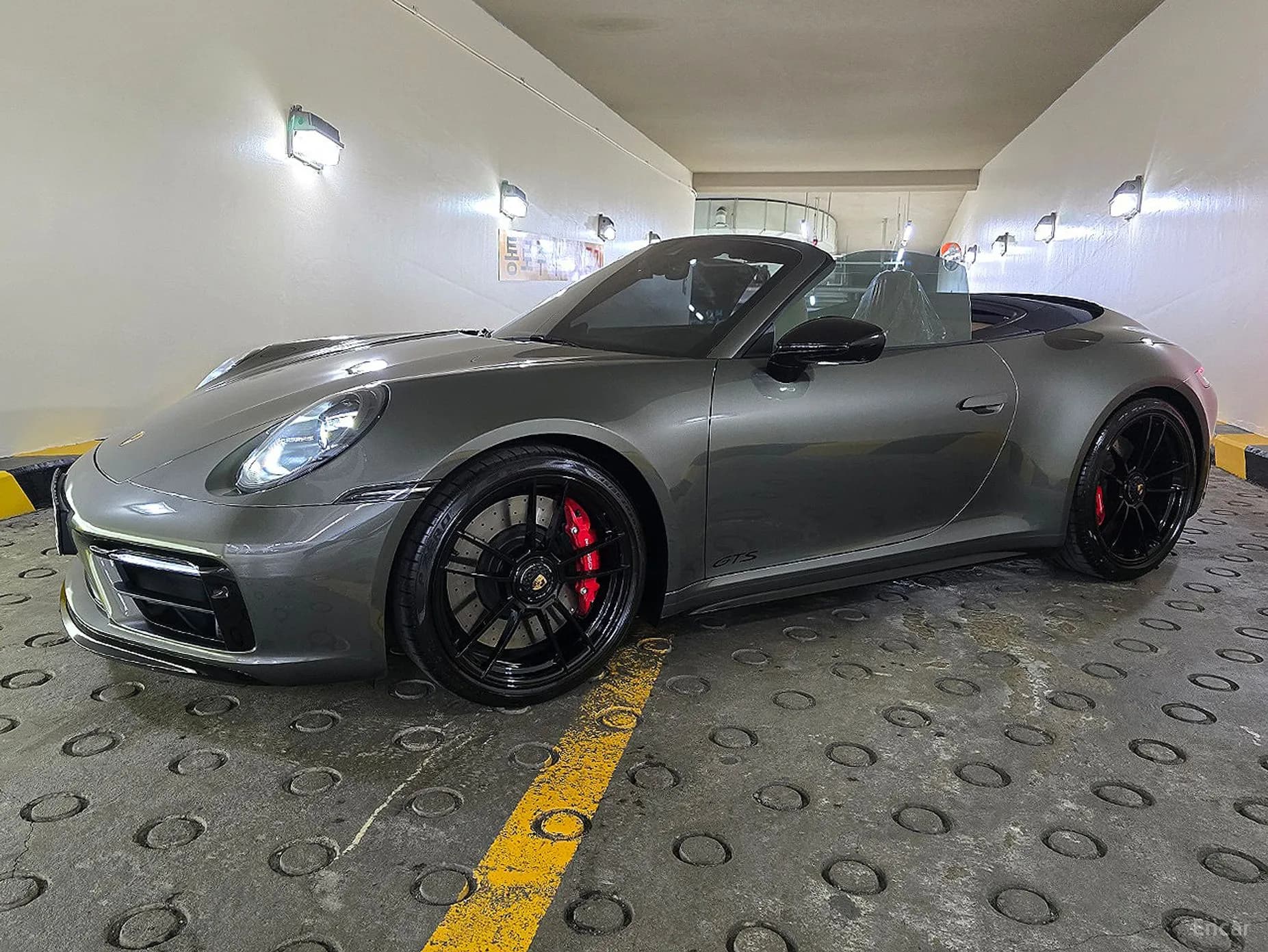 911 (992)