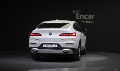 X4 (G02)
