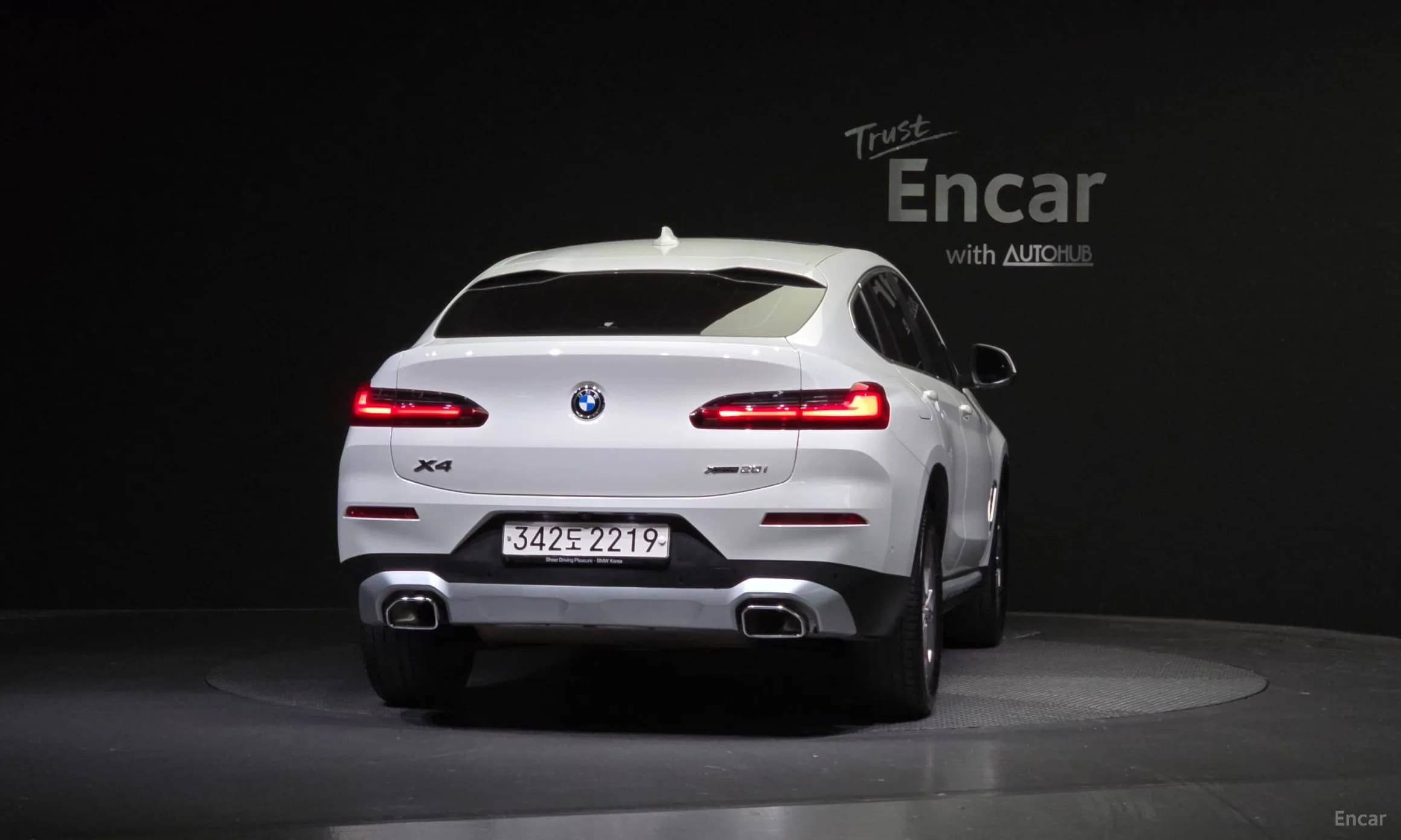 X4 (G02)