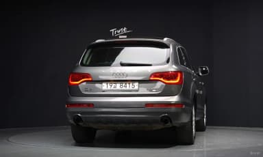 Q7