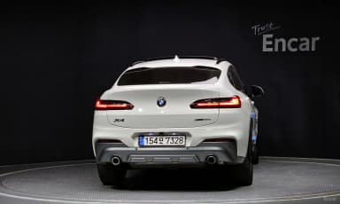 X4 (G02)