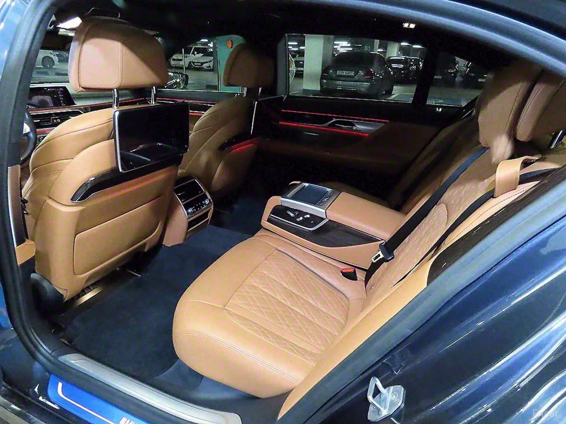 7 Series (G11)