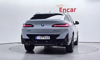 X4 (G02)