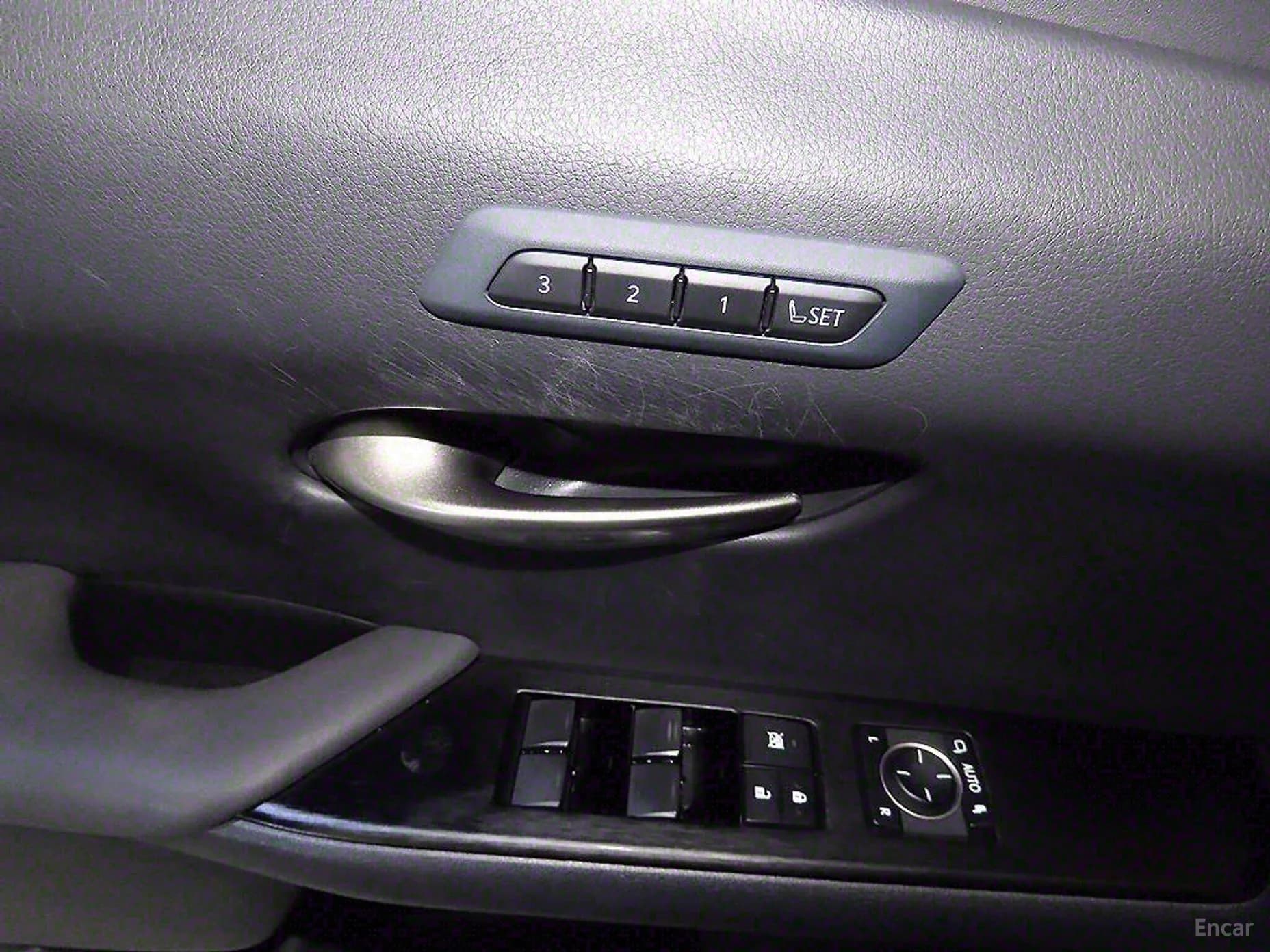 UX250h
