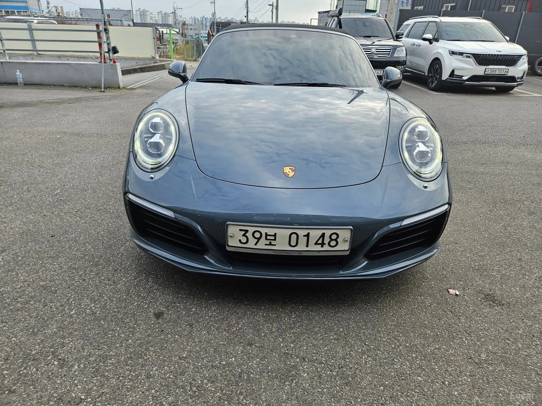910