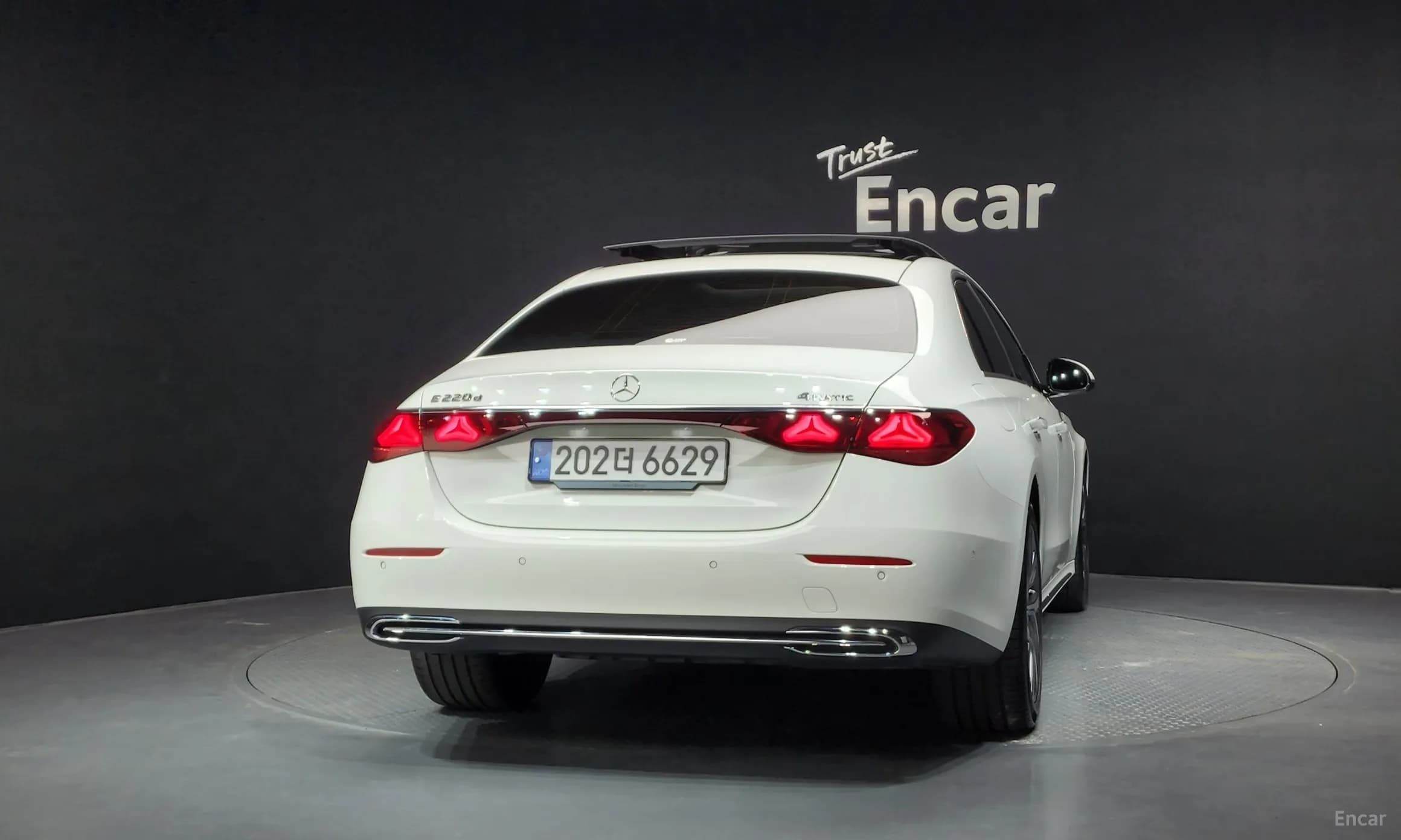 E-Class W214
